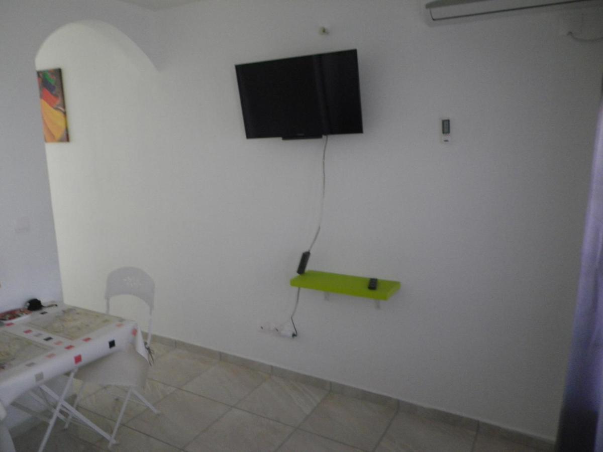 Grand-Bourg Immeuble Nebot公寓 外观 照片