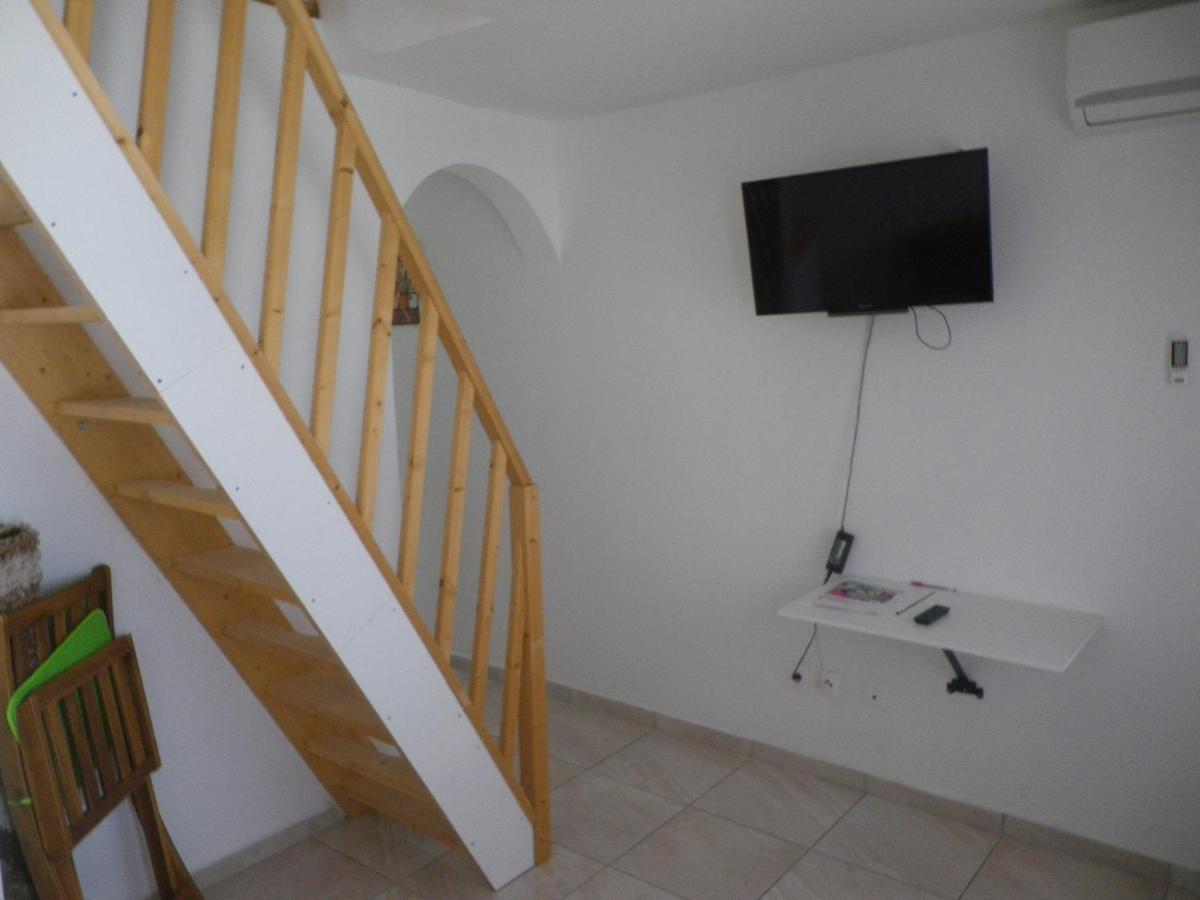 Grand-Bourg Immeuble Nebot公寓 外观 照片